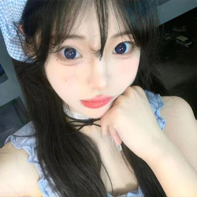 双眼凝视